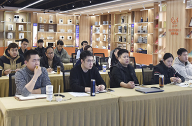 精進(jìn)專(zhuān)業(yè) 夯實(shí)基礎(chǔ)——銷(xiāo)售部開(kāi)展全系產(chǎn)品知識(shí)內(nèi)訓(xùn)